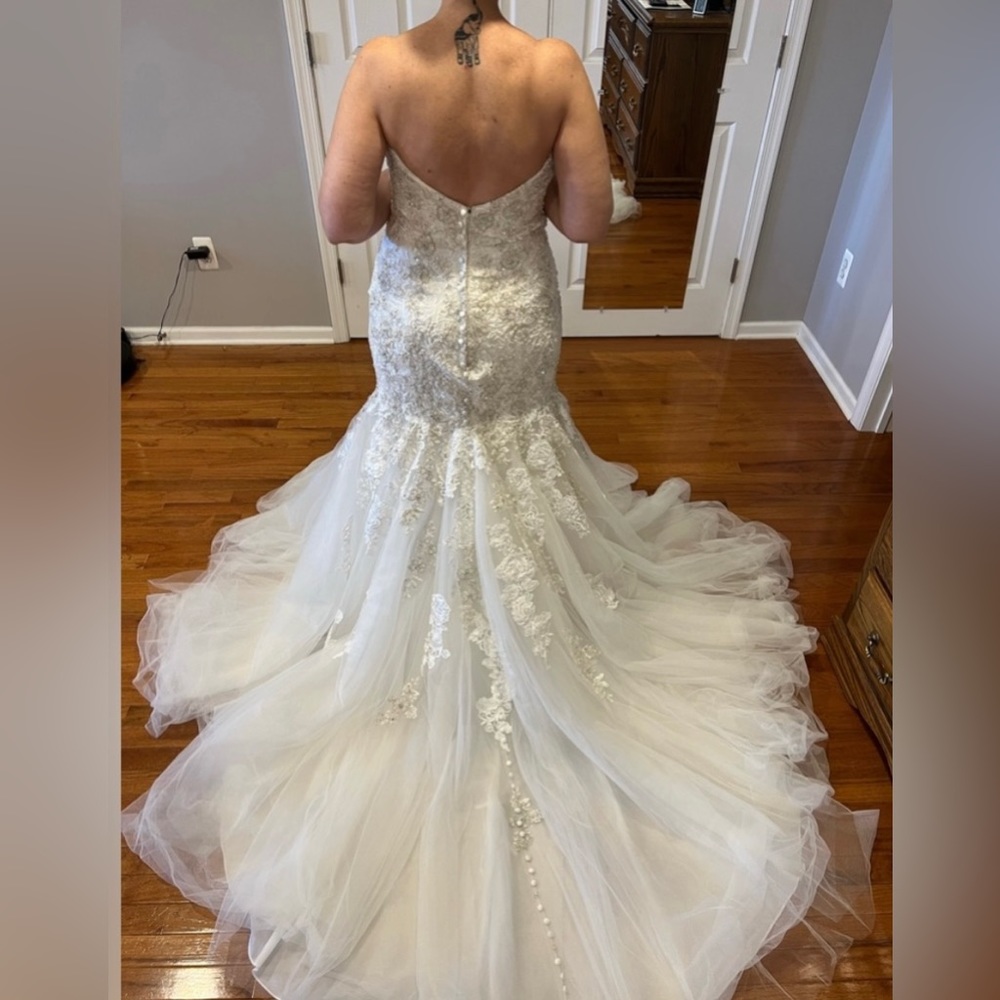 Allure Bridal Size 10 Wedding Dress - Unworn